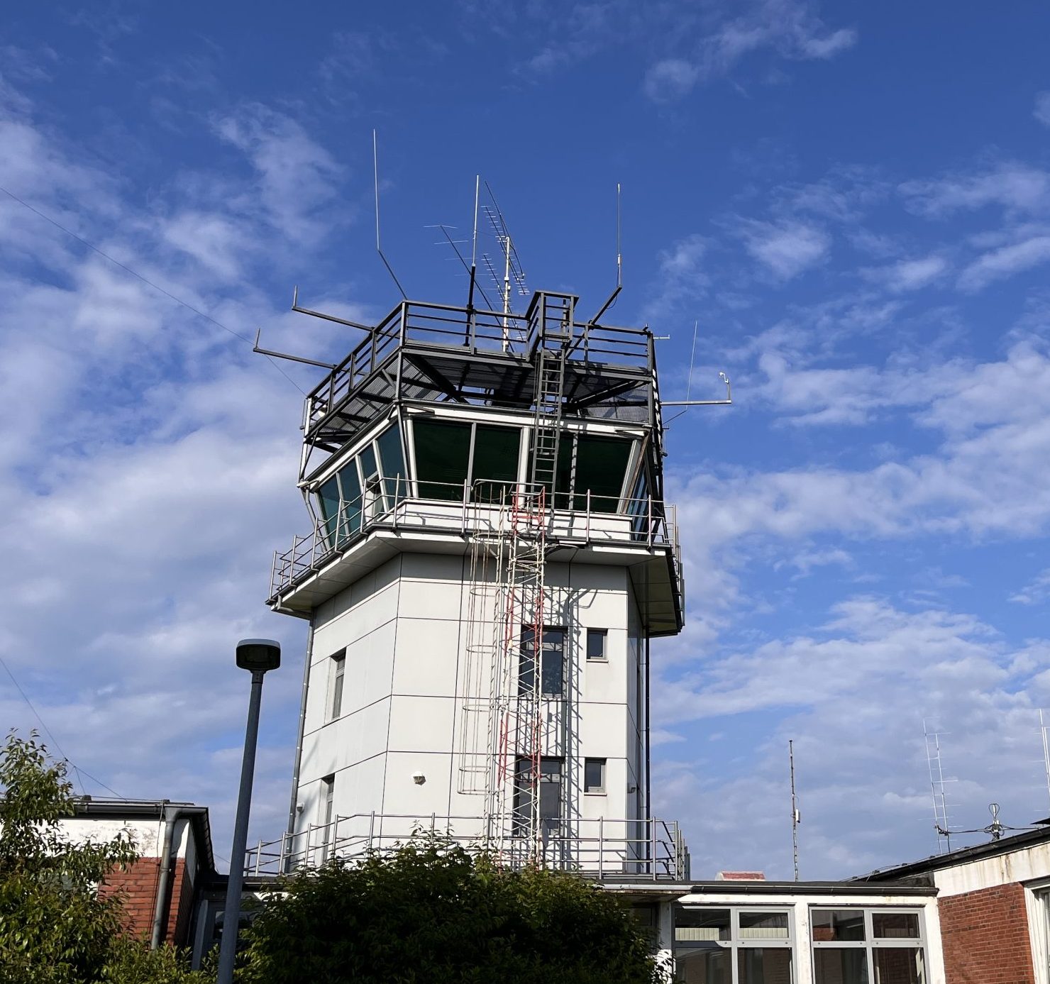 Abschied mit einem weinenden und einem dankbaren Auge